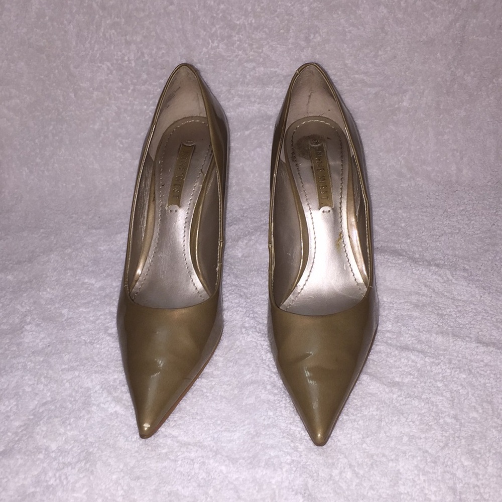 Nine West golden shoes, size 7M.
